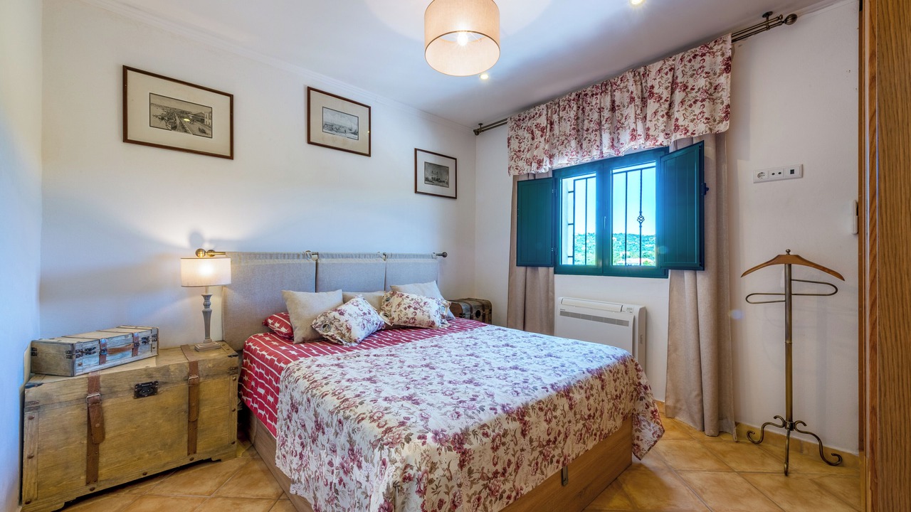 Photo of Bedroom in Alfeicao