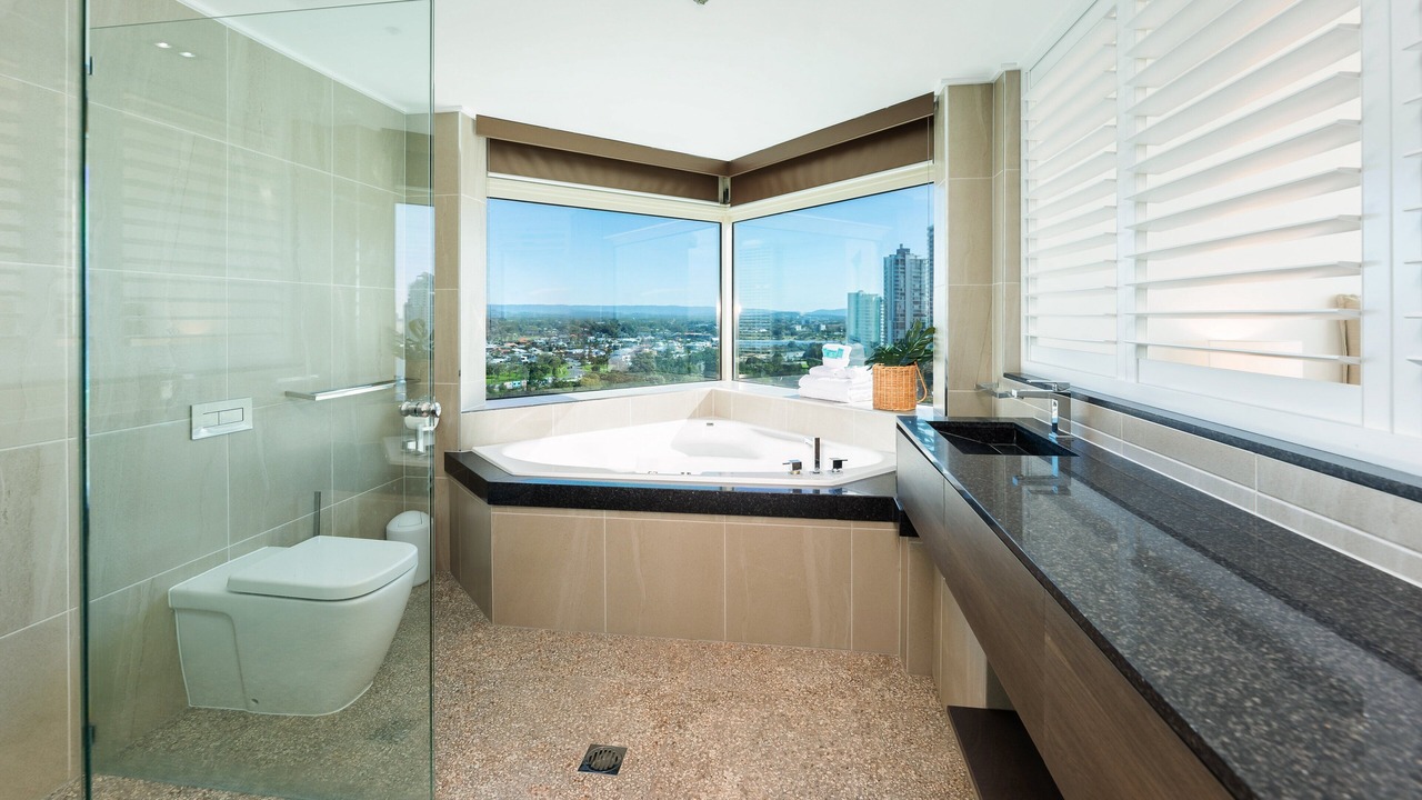 Photo of Bathroom in Main Beach