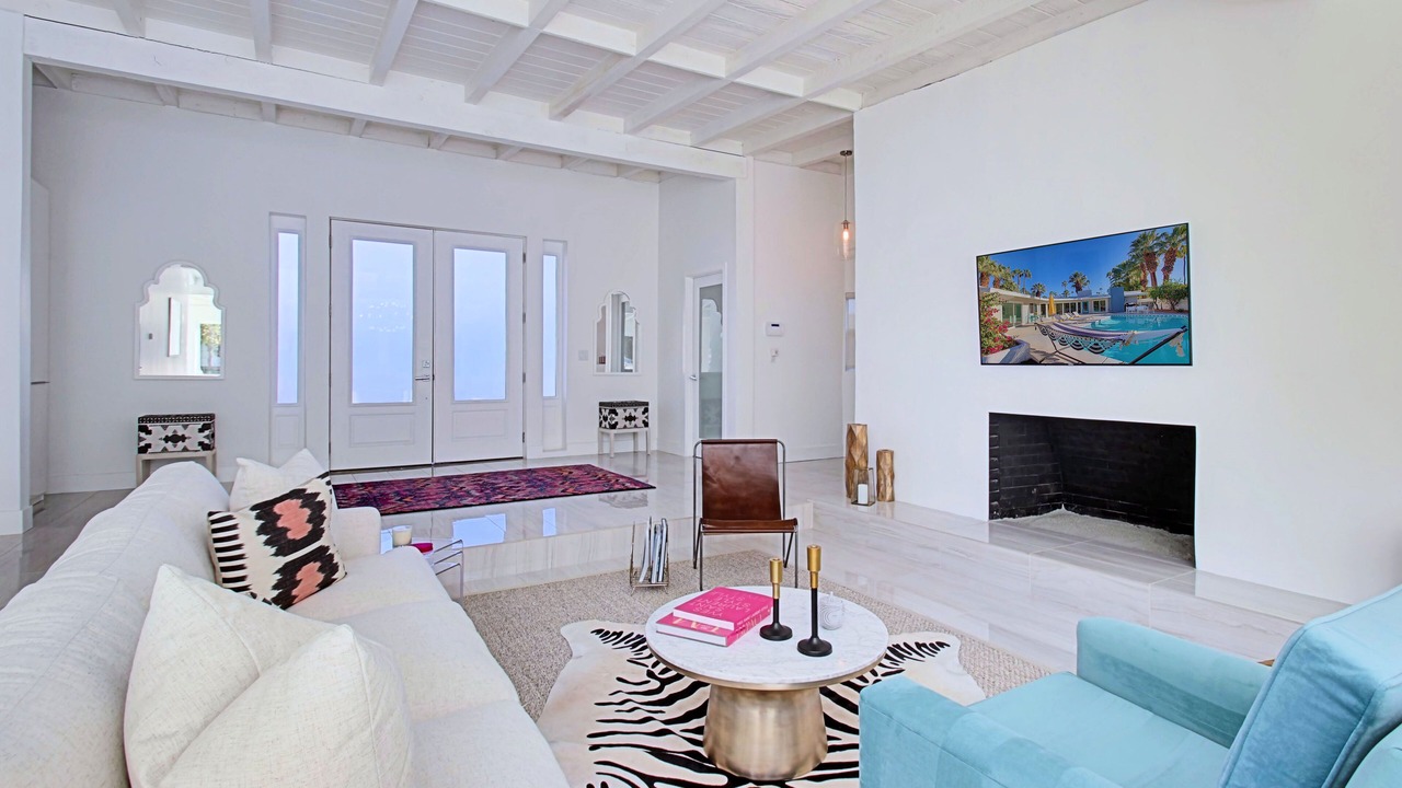 Photo of Livingroom in Tahquitz River Estates