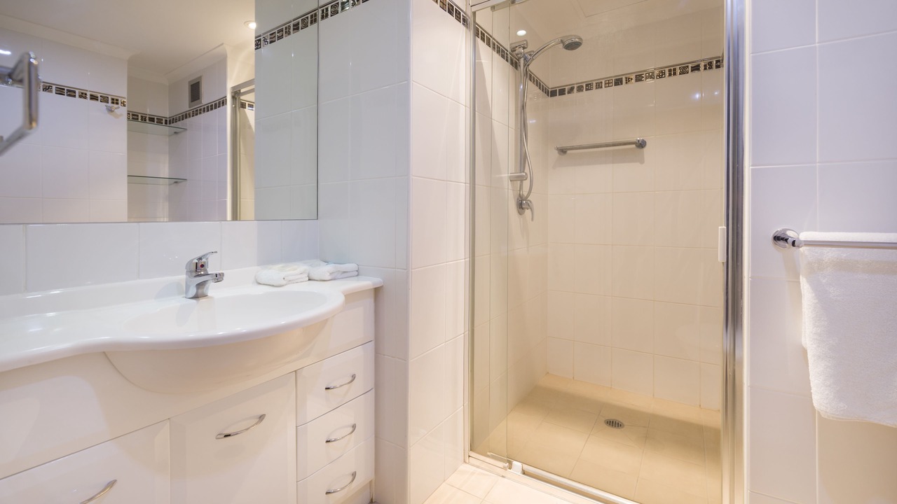 Photo of Bathroom in Main Beach