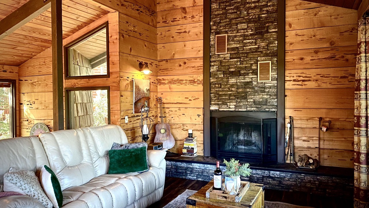 Photo of Livingroom in Pine Mountain Club
