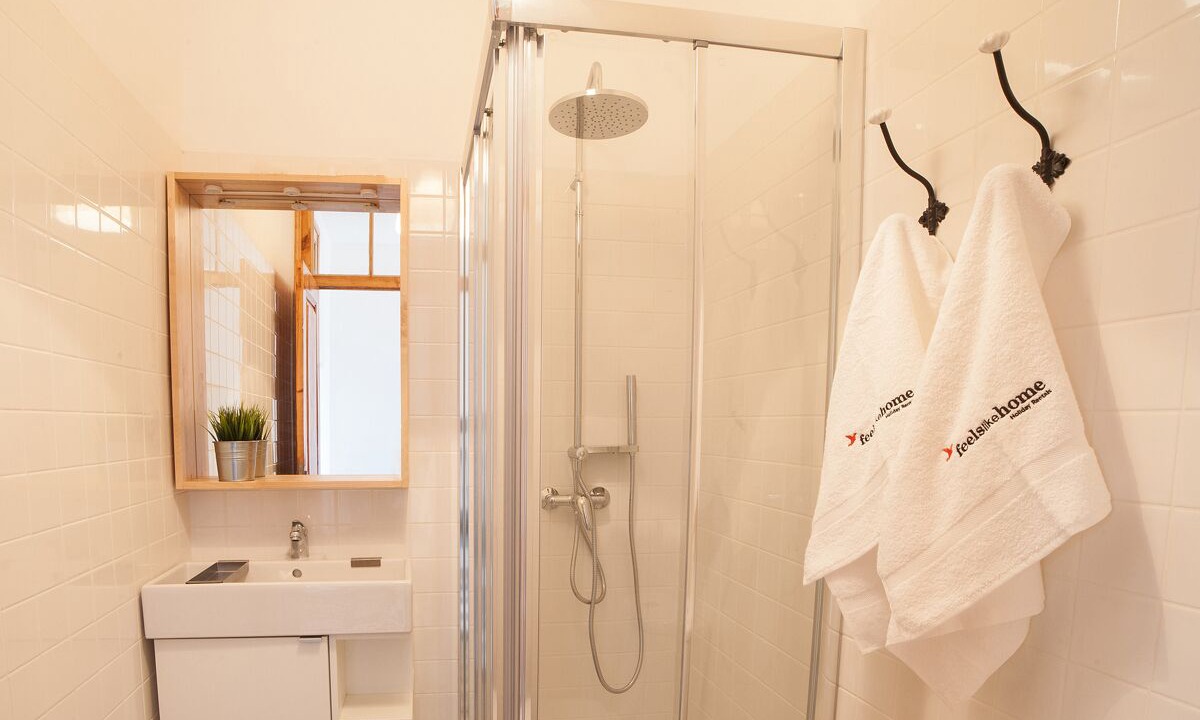 Photo of Bathroom in Alfama