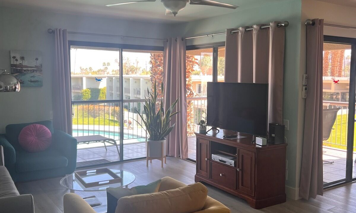 Photo of Livingroom in Palm Desert