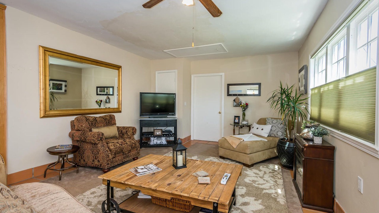 Photo of Livingroom in Callender