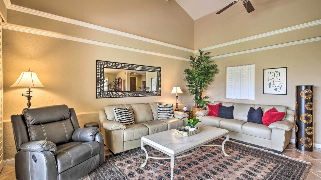 Photo of Livingroom in Palm Desert