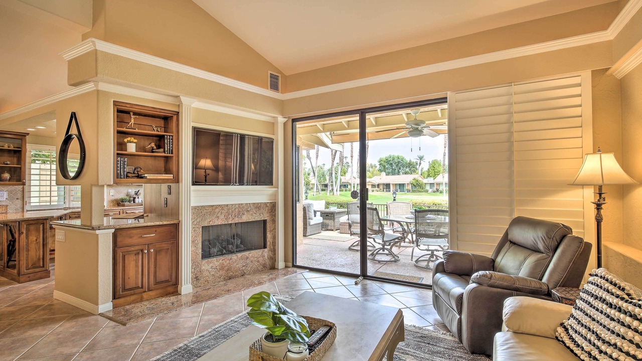 Photo of Livingroom in Palm Desert