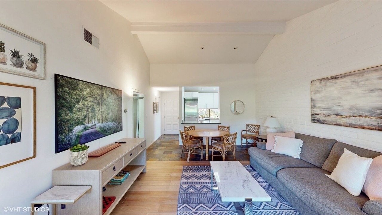 Photo of Livingroom in Napa