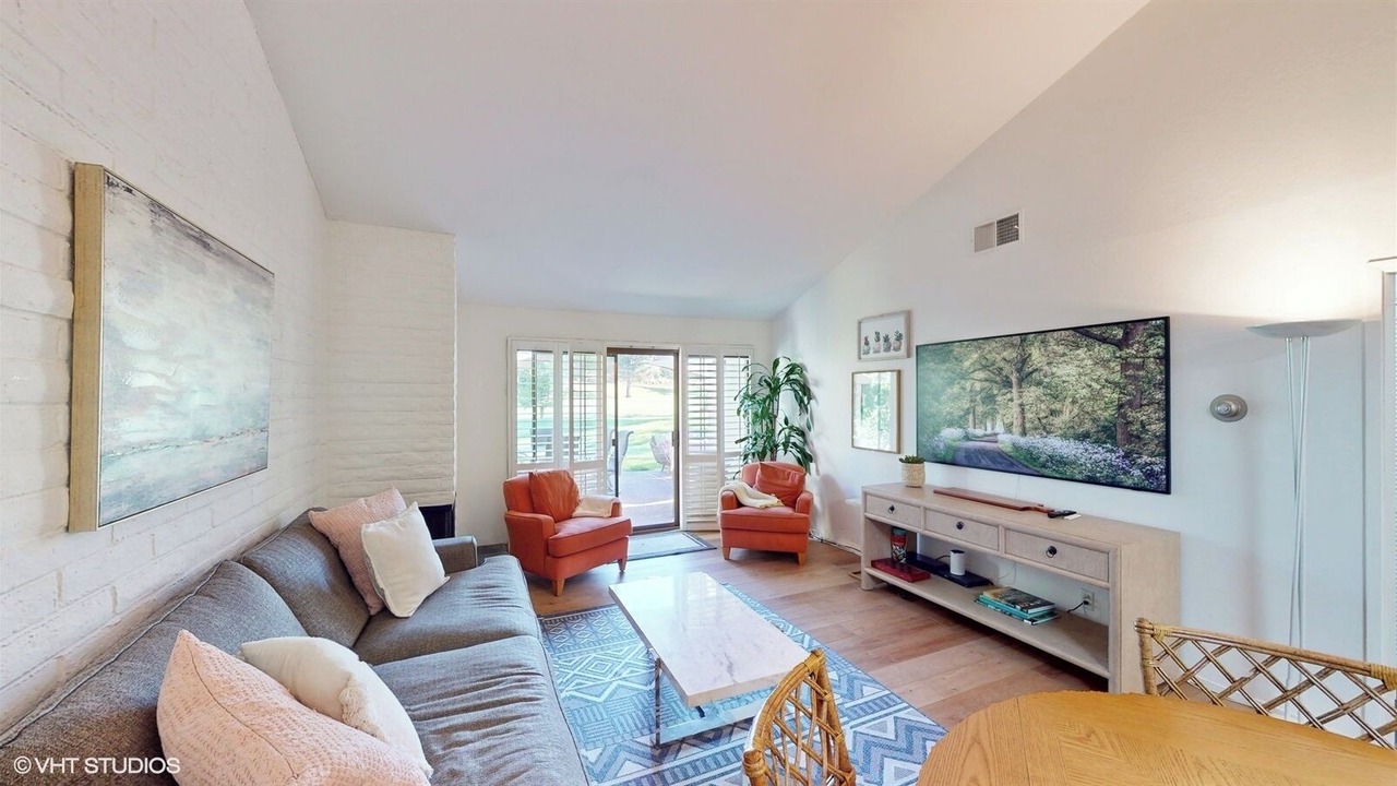 Photo of Livingroom in Napa