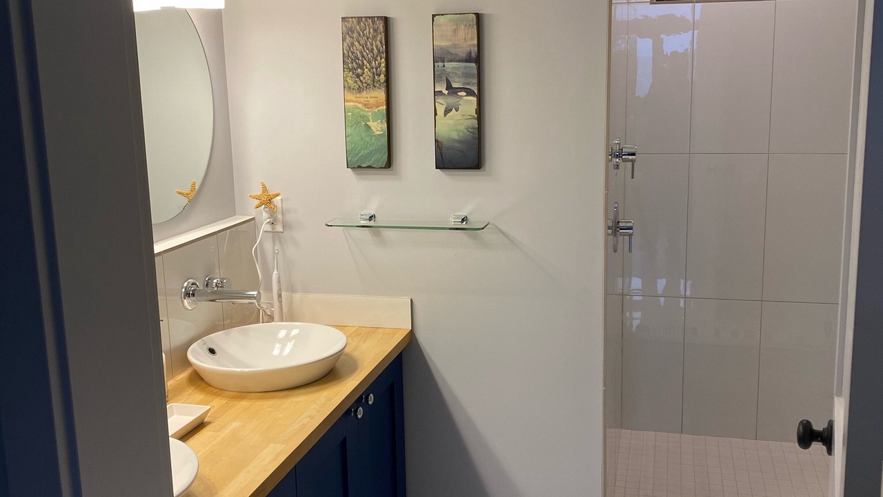 Photo of Bathroom in Ucluelet