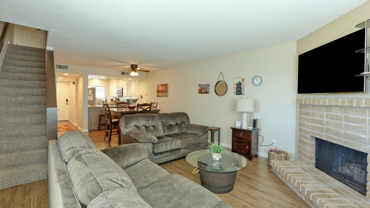 Photo of Livingroom in Downtown