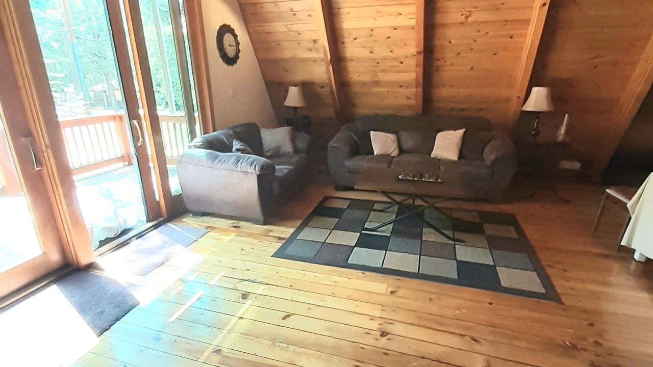Photo of Livingroom in Pine Mountain Club