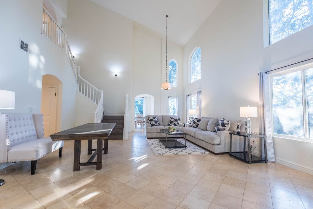 Photo of Livingroom in Central Malibu