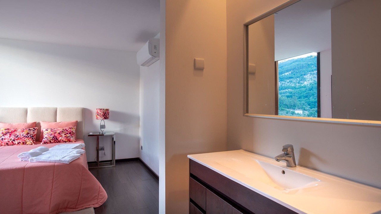 Photo of Bedroom in Resende