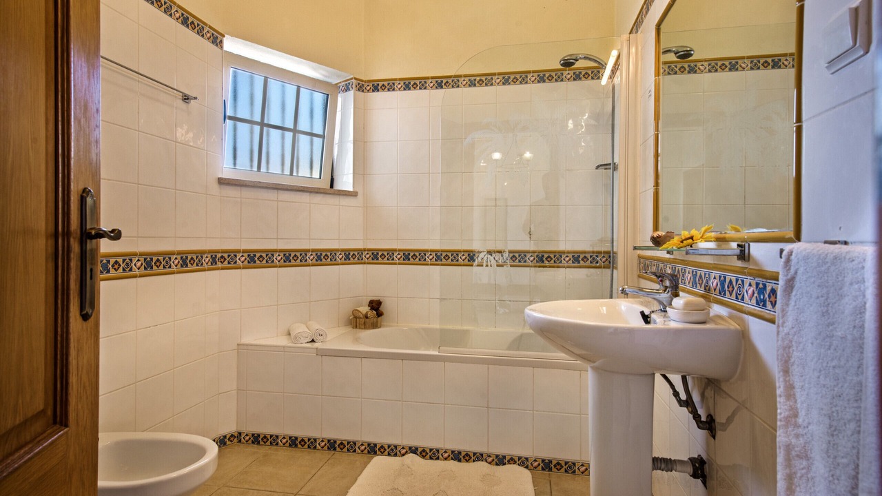 Photo of Bathroom in Vale de Parra