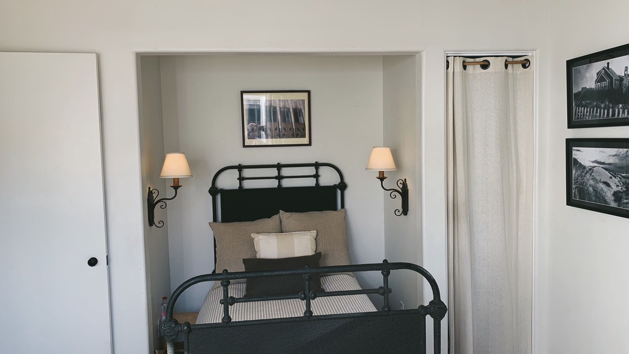 Photo of Bedroom in Toro Canyon
