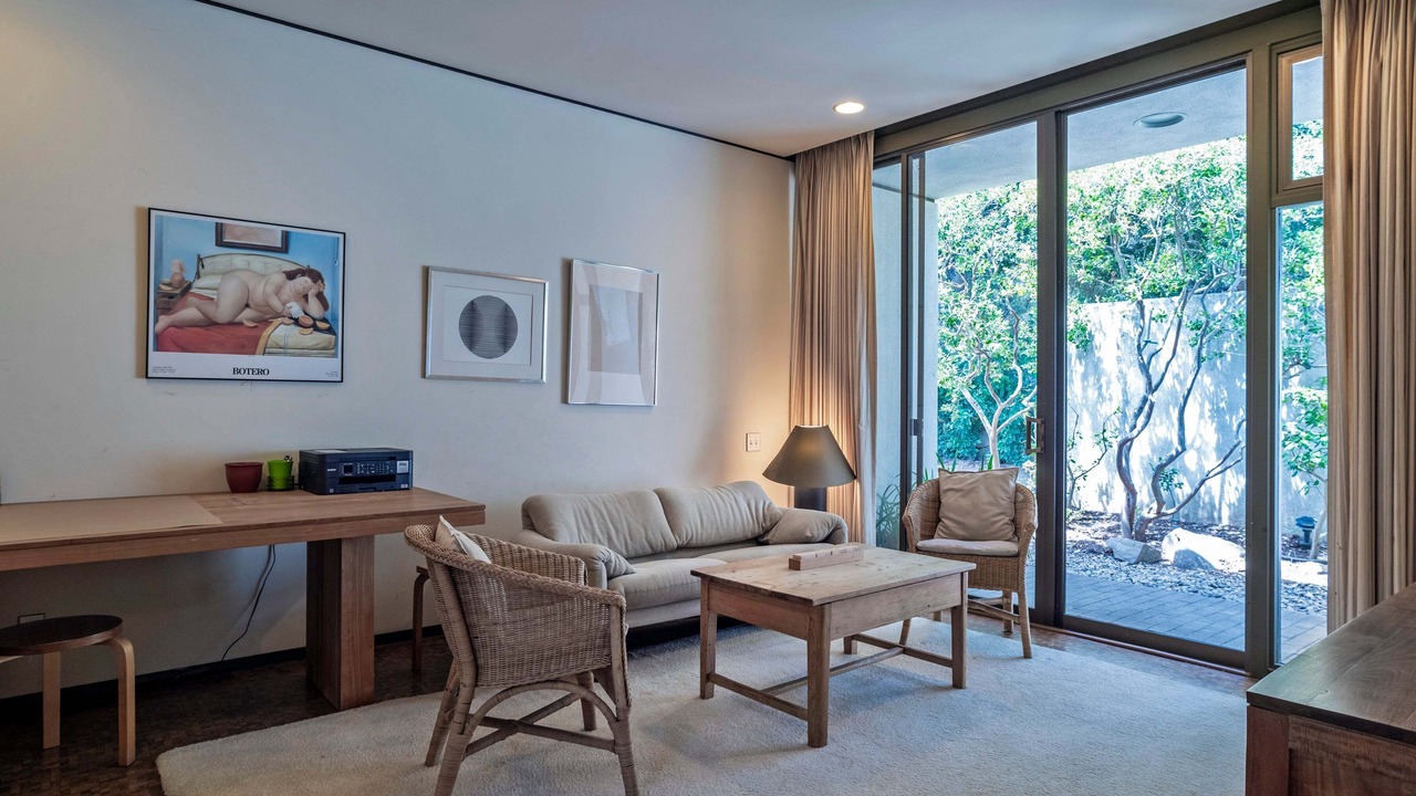 Photo of Livingroom in Golden Quadrangle