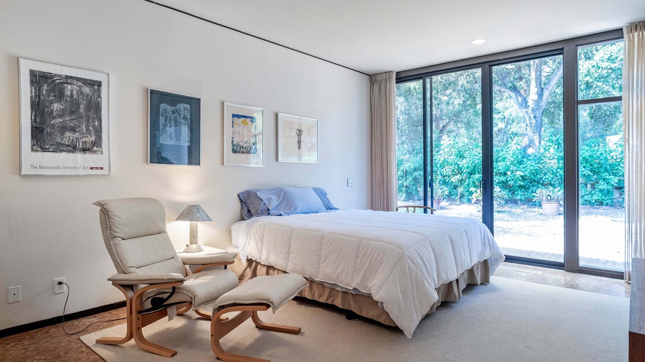 Photo of Bedroom in Golden Quadrangle