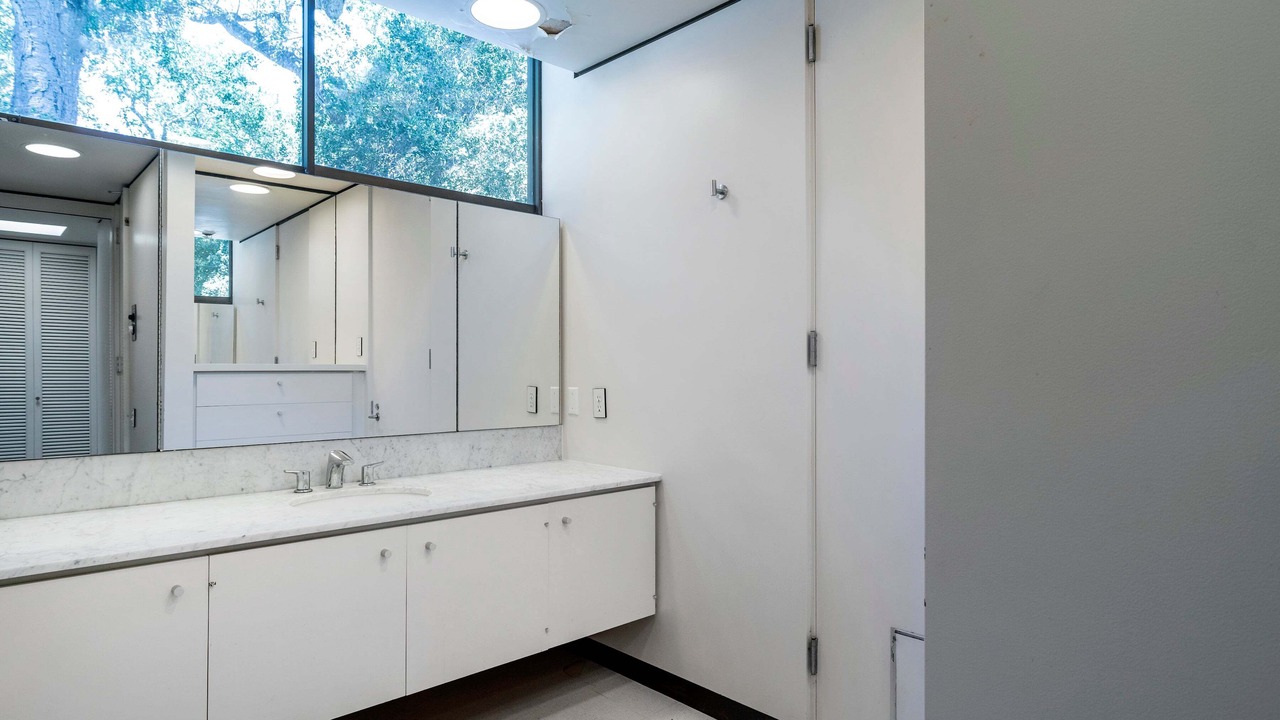 Photo of Bathroom in Golden Quadrangle