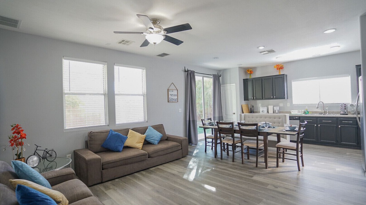 Photo of Livingroom in North Las Vegas