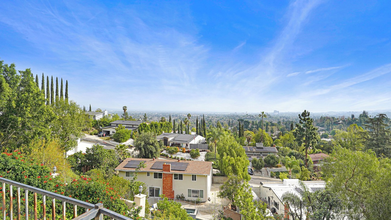 Photo of Outdoor in Woodland Hills