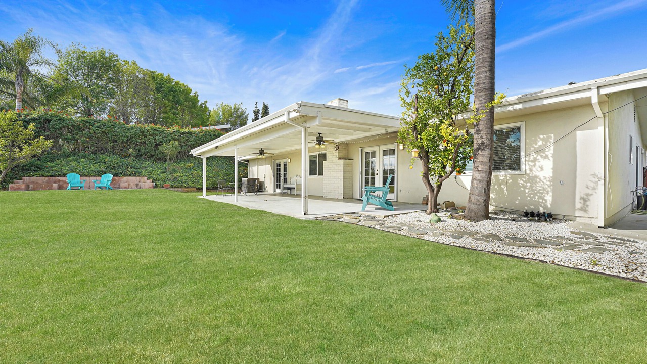 Photo of Outdoor in Woodland Hills