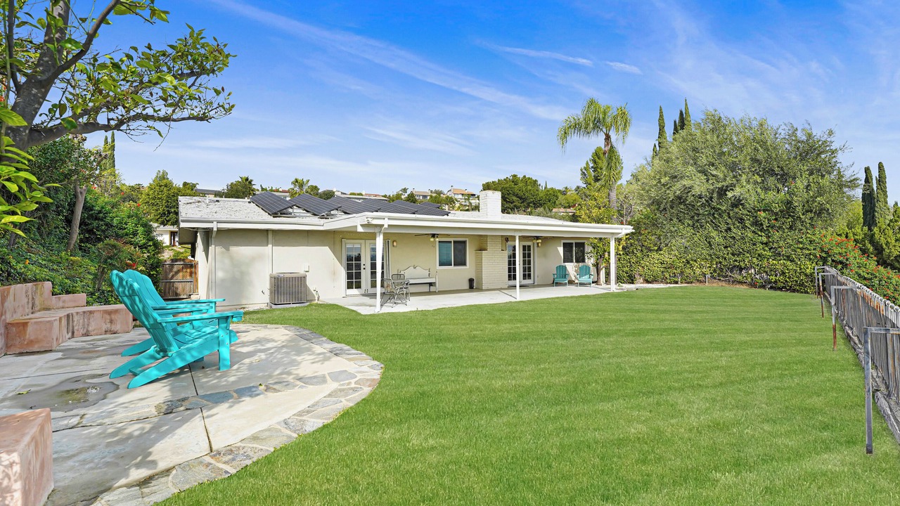 Photo of Outdoor in Woodland Hills