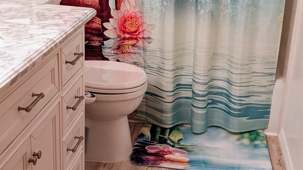 Photo of Bathroom in Yucca Valley