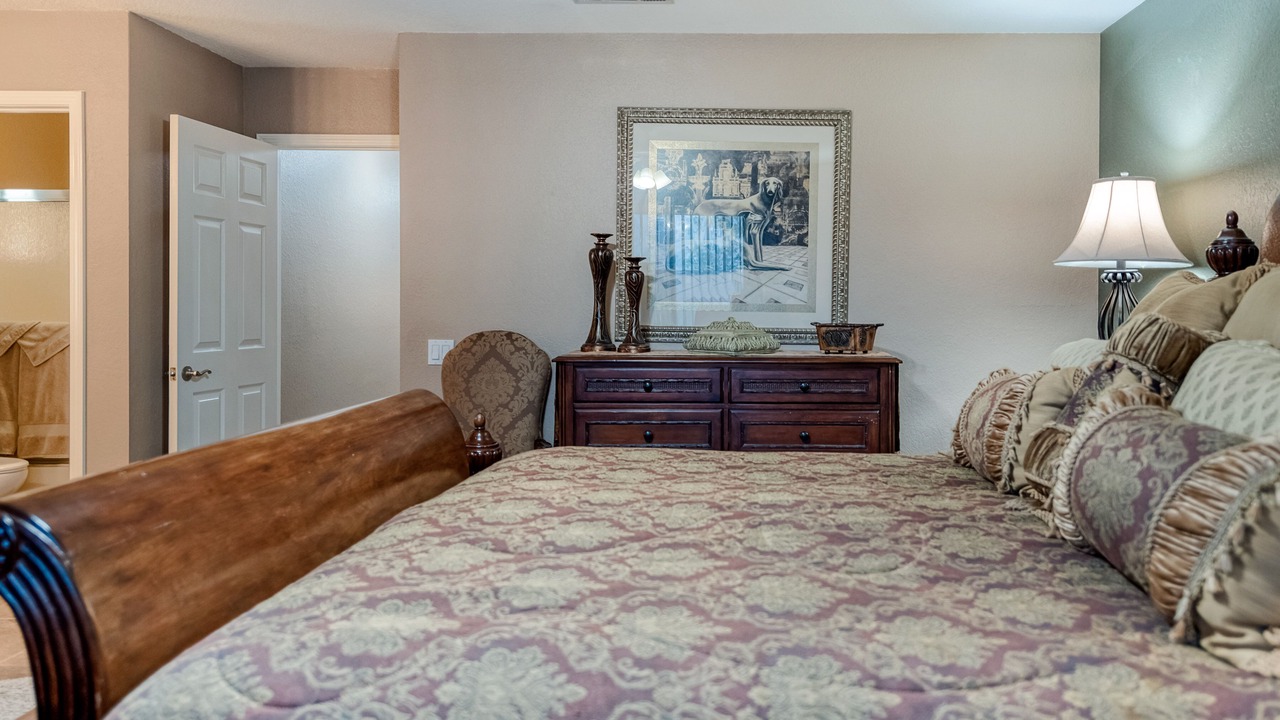 Photo of Bedroom in Desert Club Manor