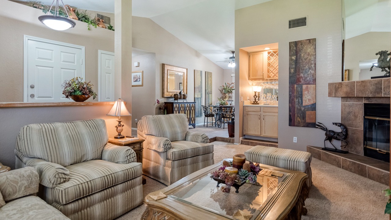 Photo of Livingroom in Desert Club Manor