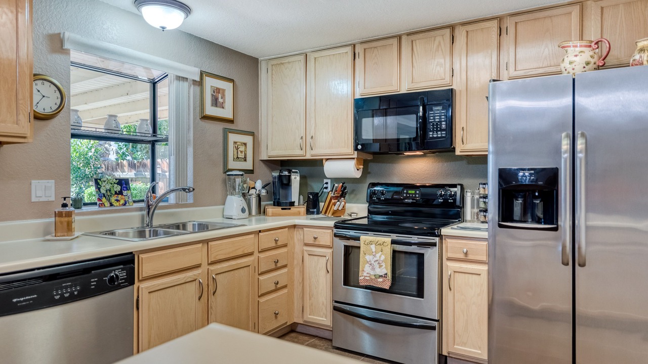 Photo of Kitchen in Desert Club Manor