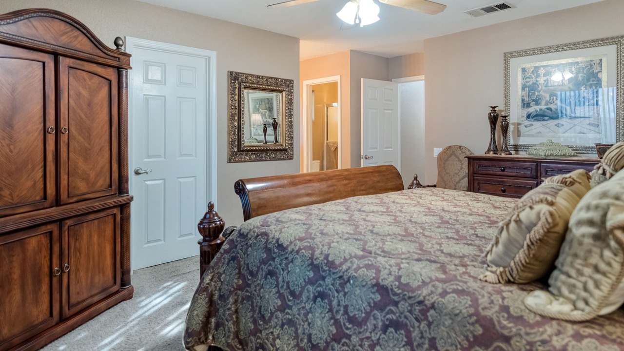 Photo of Bedroom in Desert Club Manor