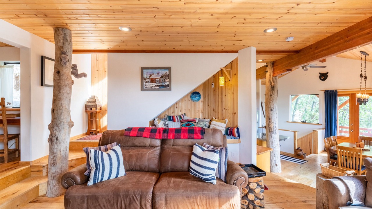 Photo of Livingroom in Green Valley Lake