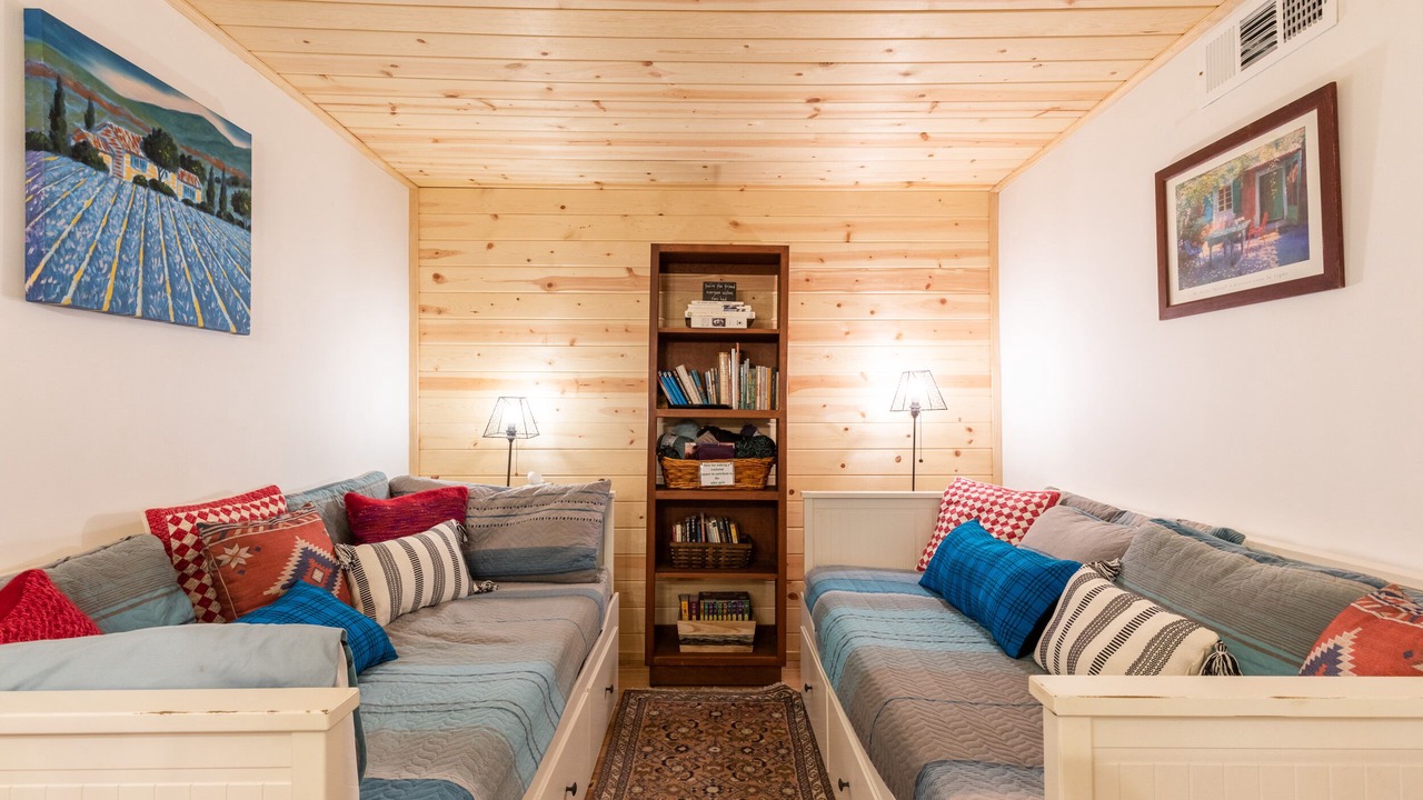 Photo of Livingroom in Green Valley Lake