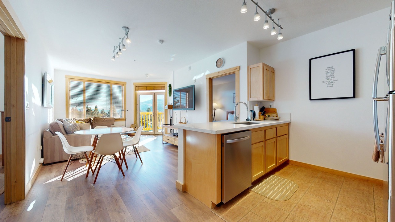 Photo of Kitchen in Mammoth Lakes