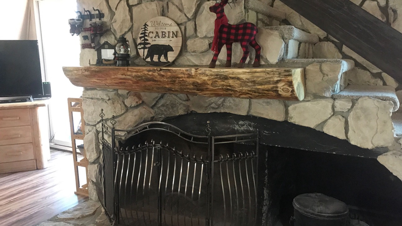 Photo of Livingroom in Summit Estates