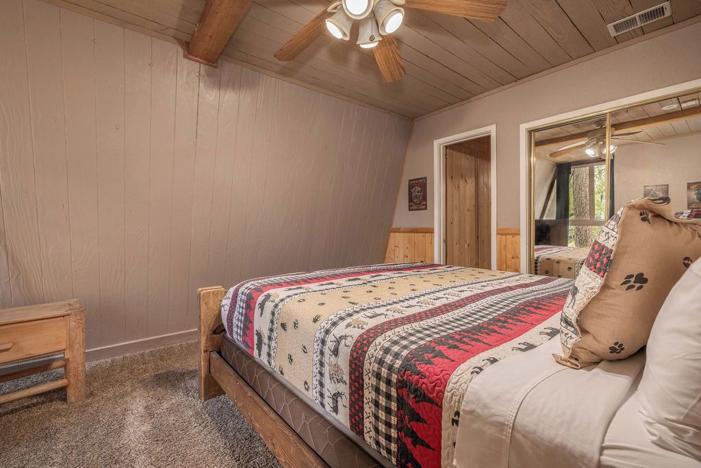 Photo of Bedroom in Summit Estates