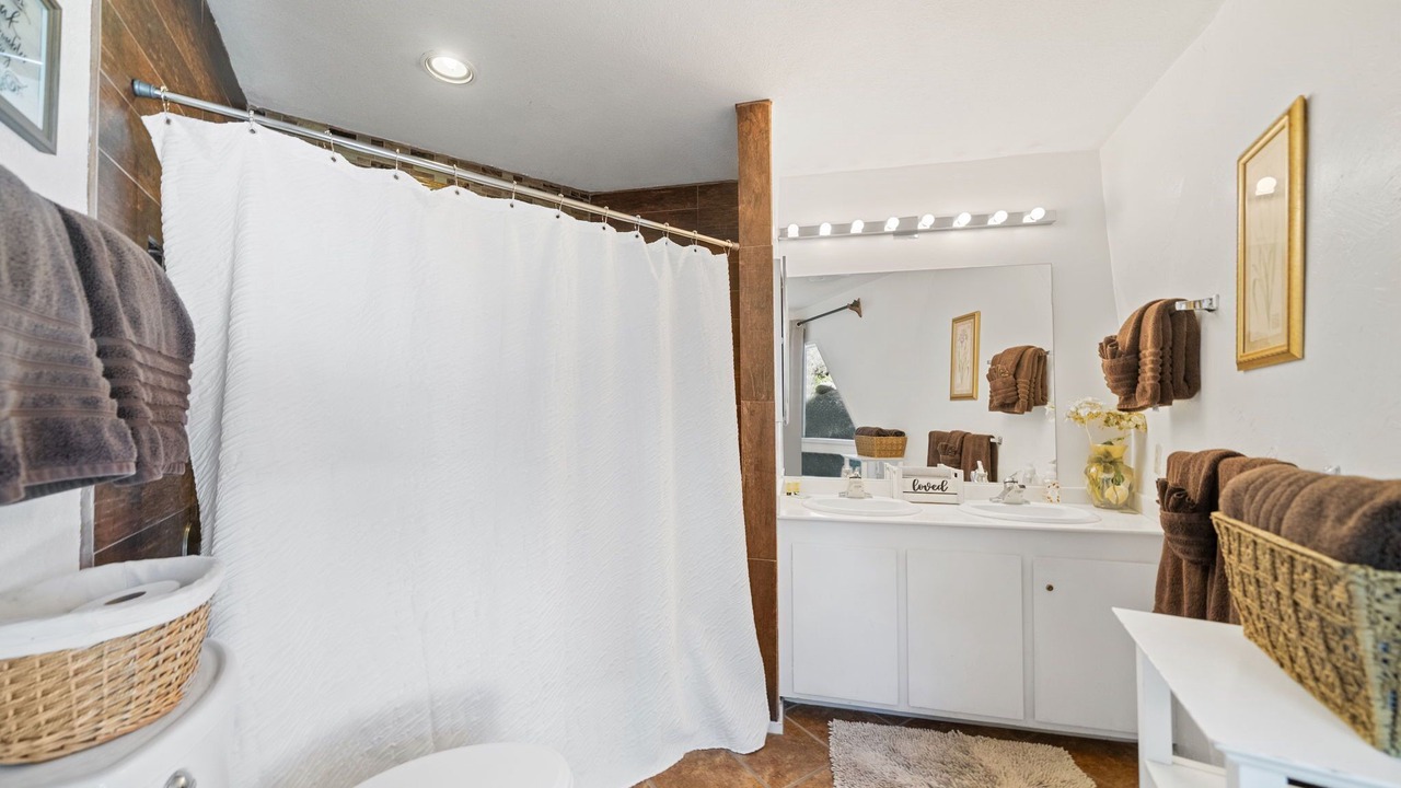 Photo of Bathroom in Idyllwild