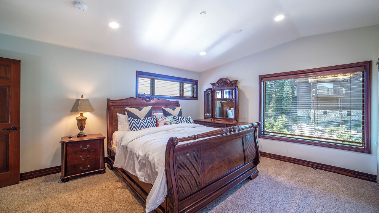 Photo of Bedroom in Mammoth Lakes