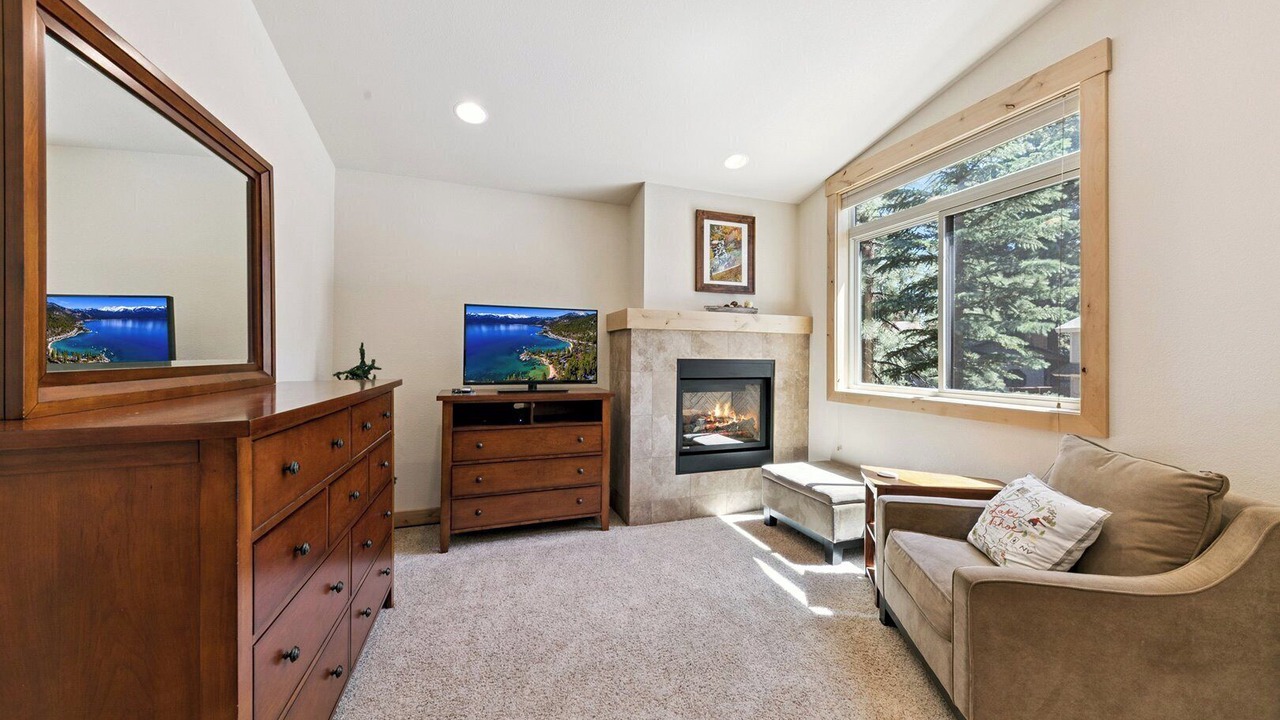 Photo of Livingroom in Highland Woods