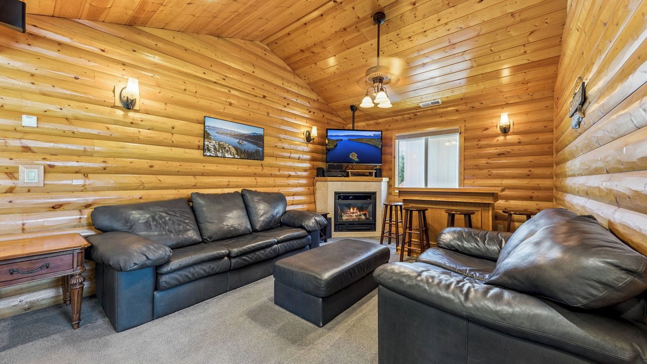 Photo of Livingroom in Tahoe Keys