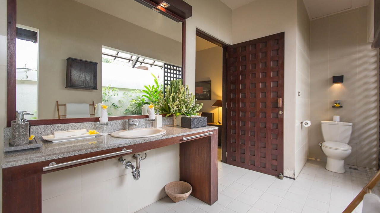Photo of Bathroom in Petitenget