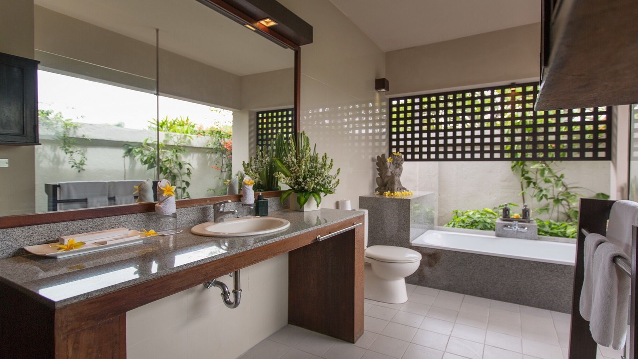 Photo of Bathroom in Petitenget