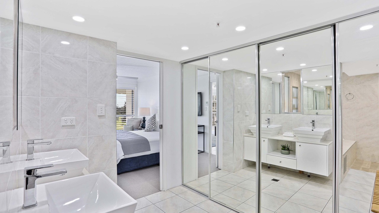Photo of Bathroom in Main Beach