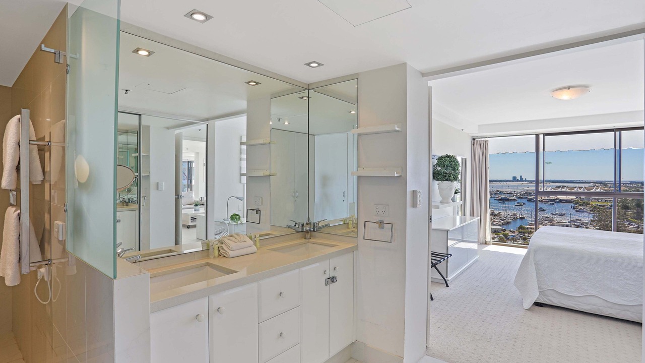 Photo of Bathroom in Main Beach