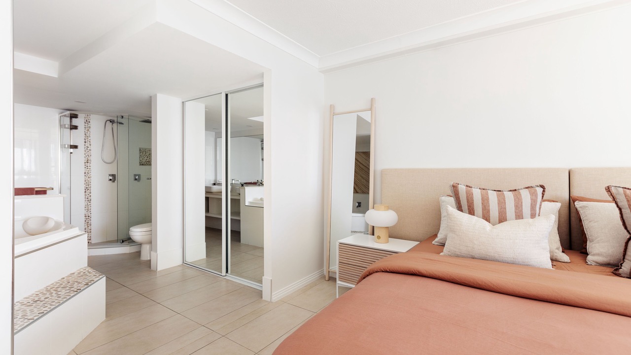 Photo of Bedroom in Main Beach