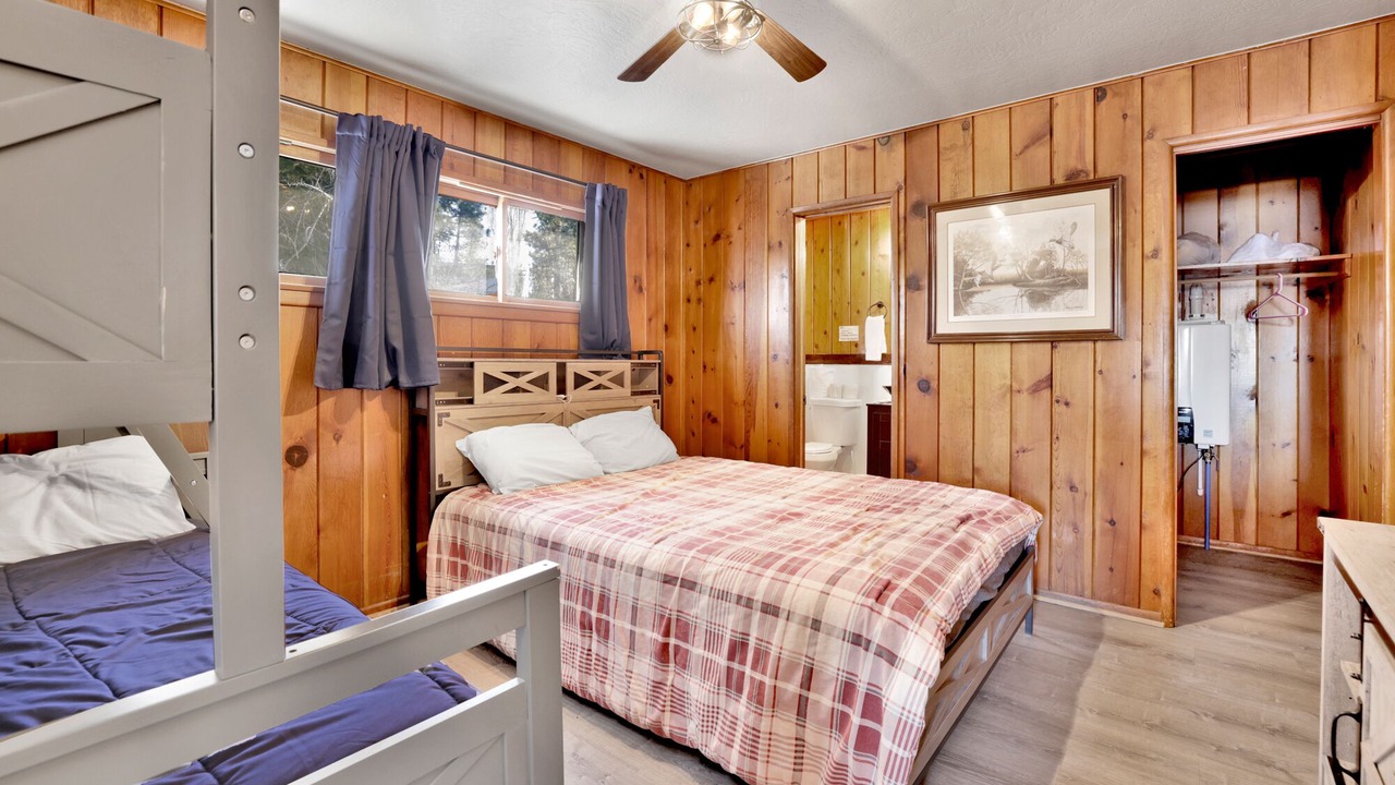 Photo of Bedroom in Big Bear Lake