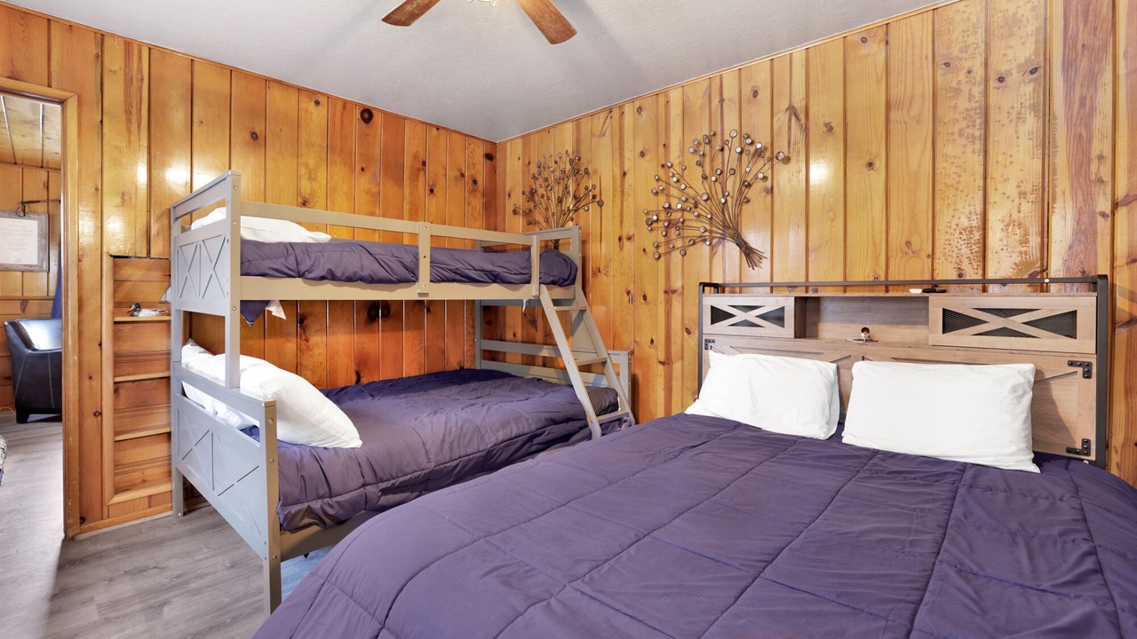 Photo of Bedroom in Big Bear Lake