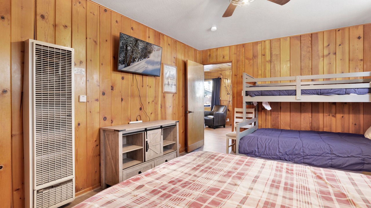 Photo of Bedroom in Big Bear Lake