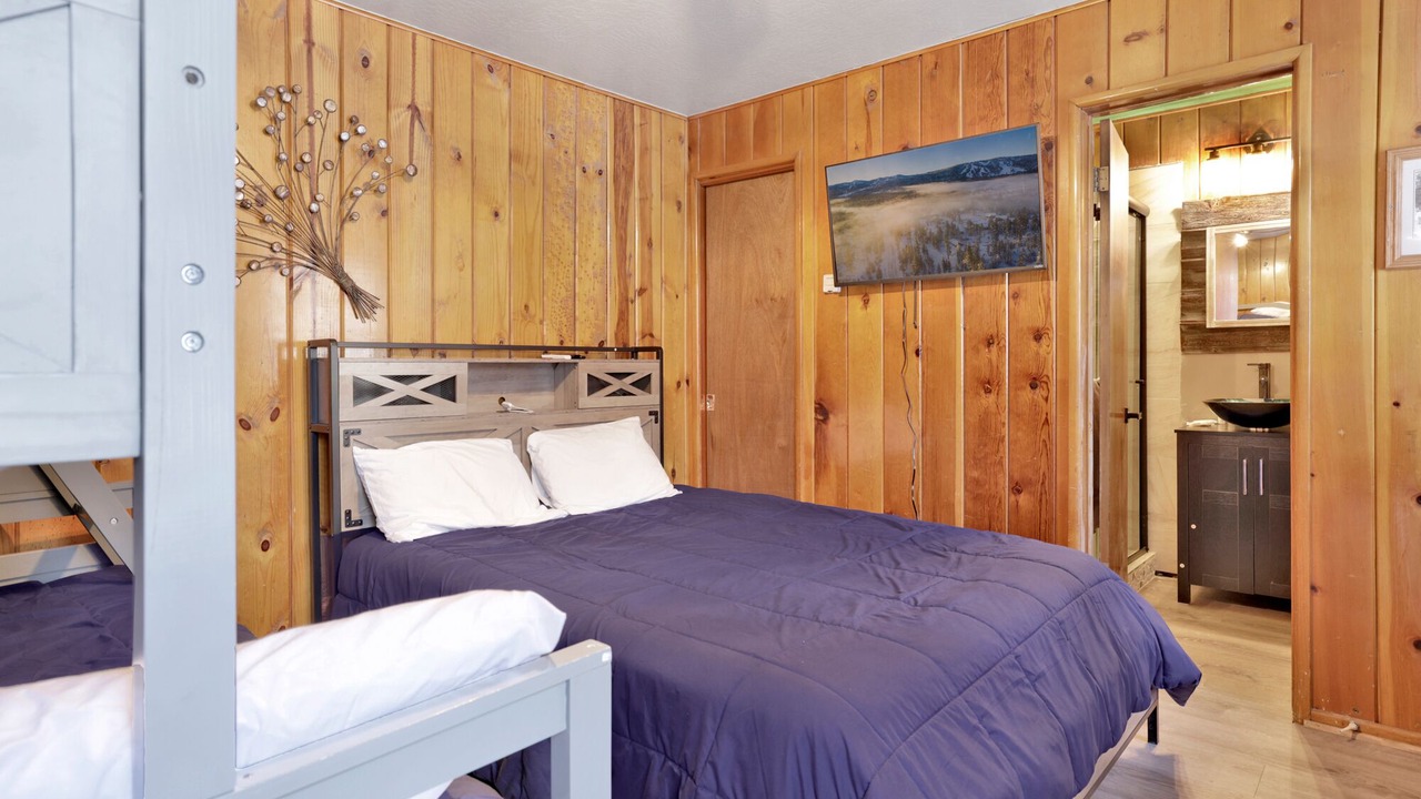 Photo of Bedroom in Big Bear Lake