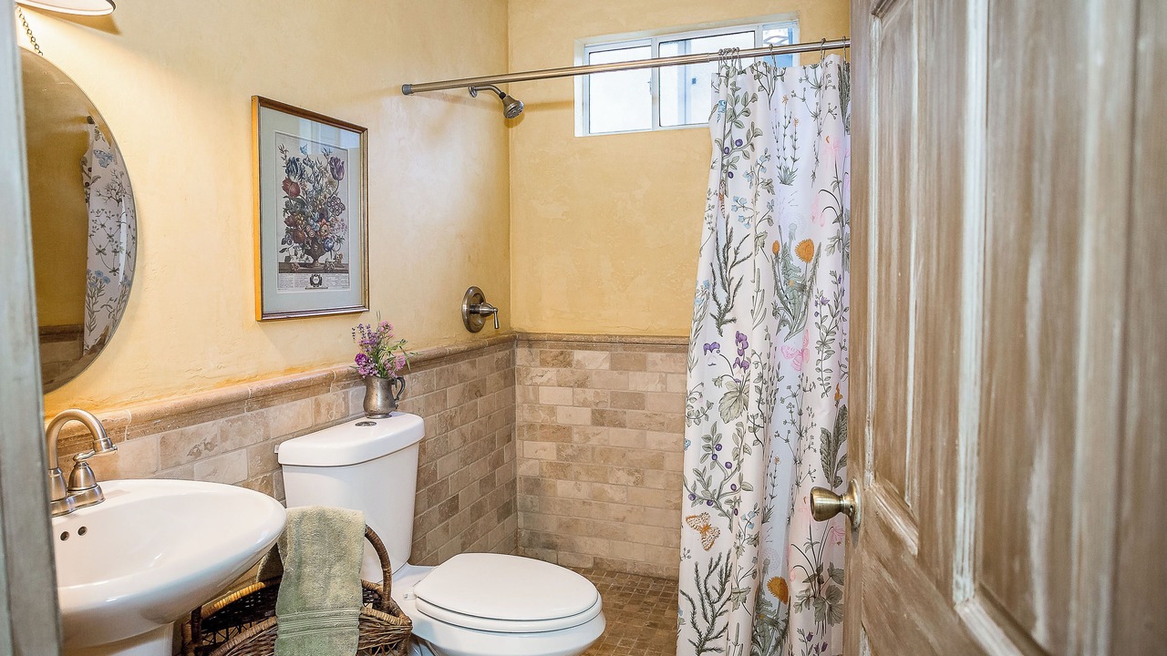 Photo of Bathroom in Pine Mountain Club